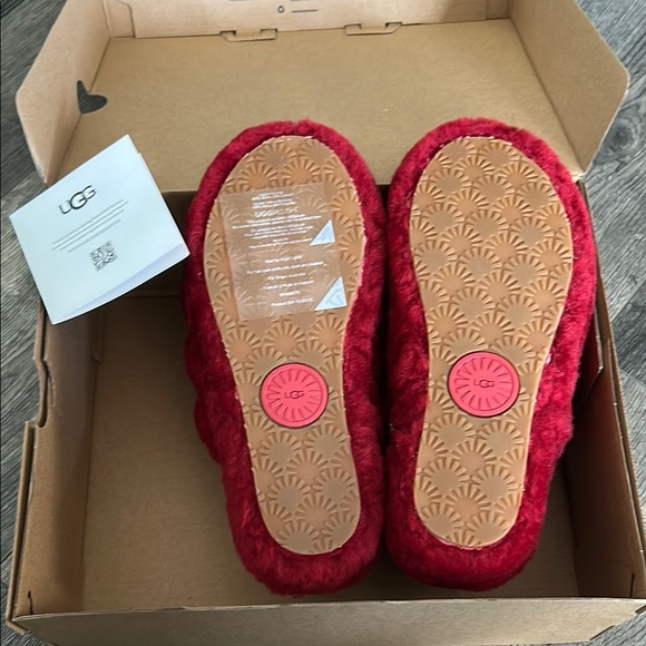 UGG Slippers - Picture 2 of 2